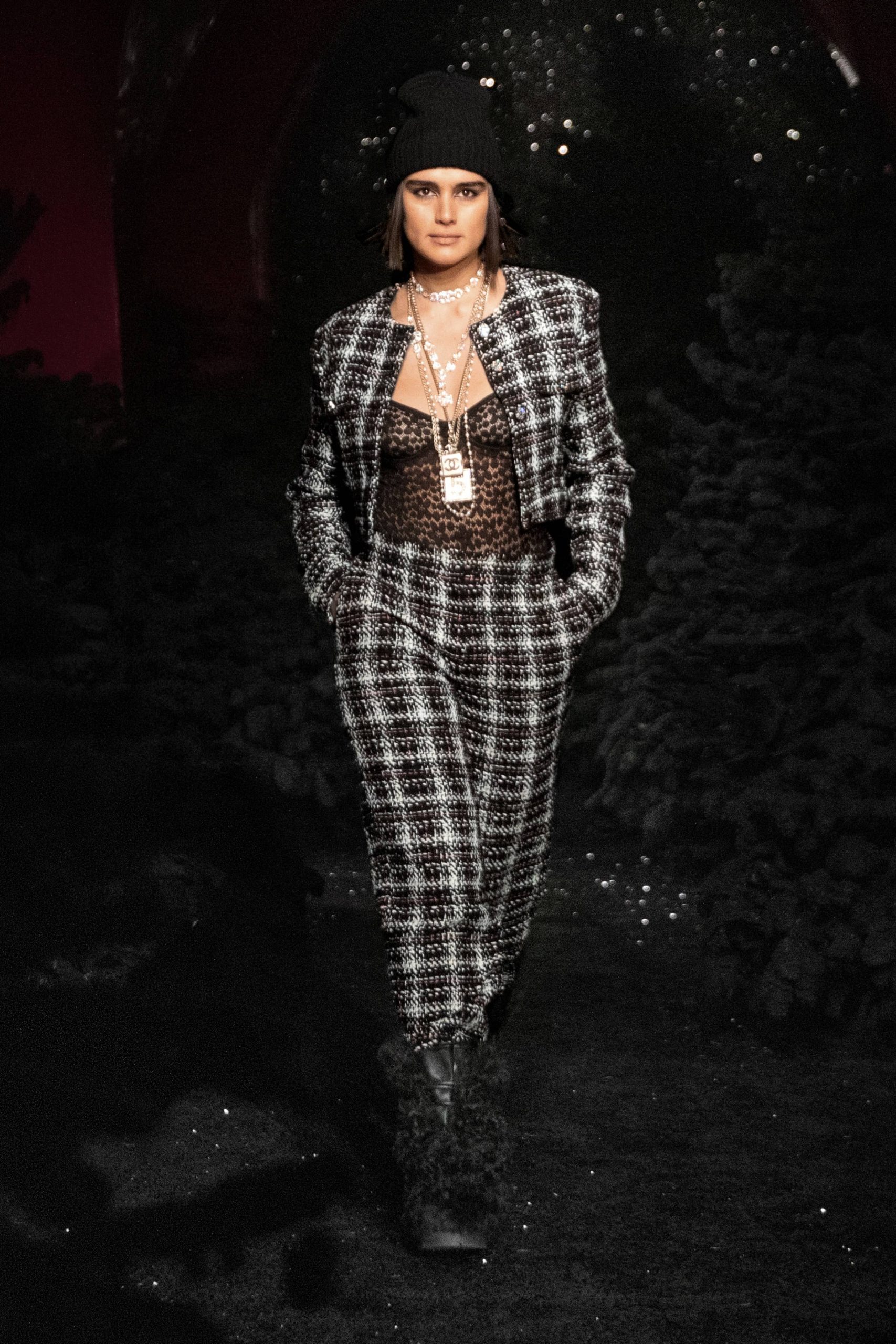 00010-CHANEL-FALL-21-RTW
