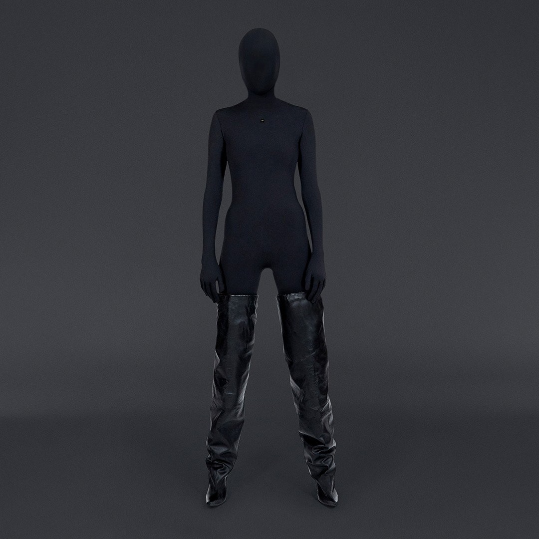 YEEZYGAPENGINEEREDBYBALENCIAGA_FEB2022_LOOK1